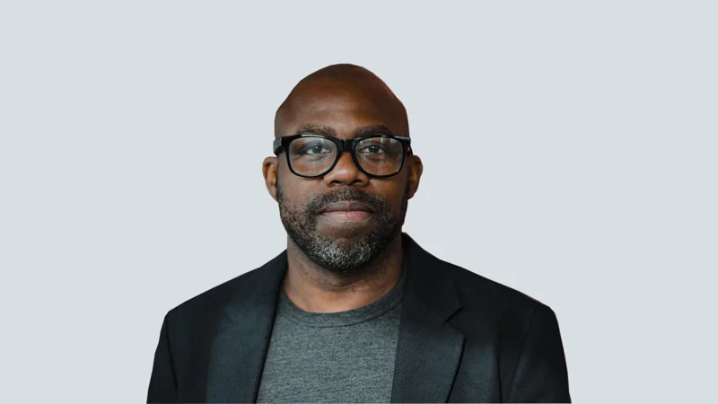 Uwch Gynghorydd i’r Prif Weithredwr, Shane Ryan MBE